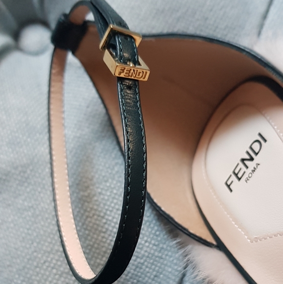 FENDI fur heels - Picture 13 of 17